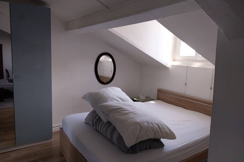 Entire apartment, Cozy studio Clichy Levallois in Clichy, Hauts-de-Seine