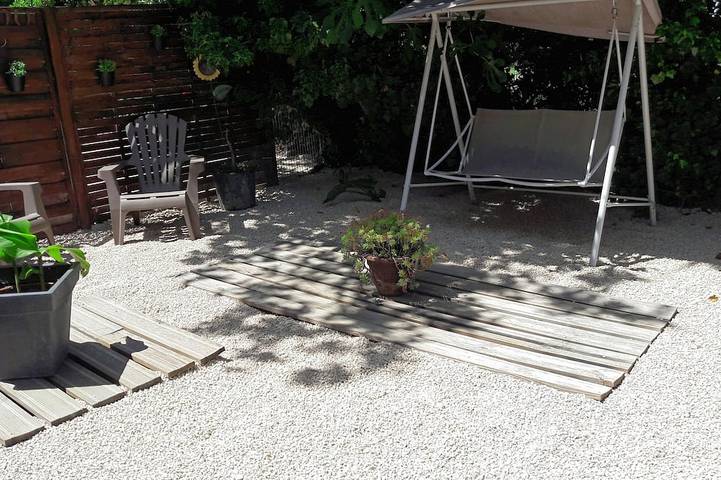 Ferienwohnung für 5 Personen, mit Garten und Terrasse sowie Pool, mit Haustier in Arles