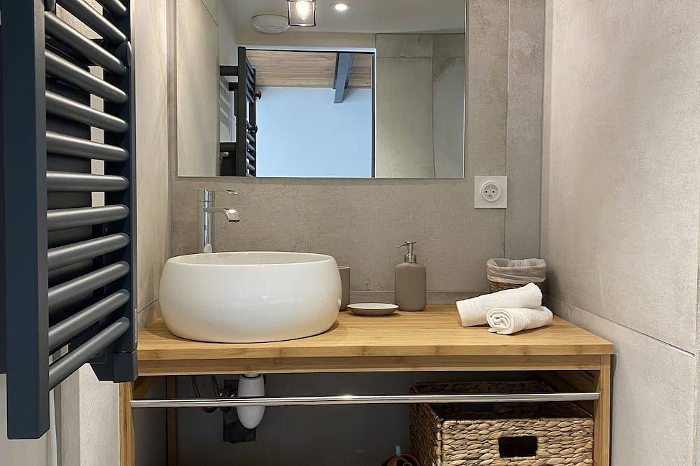 Apartamento entero, L'Appart Mi Ville Mi Campagne in Forcalquier, Parque natural regional del Luberon