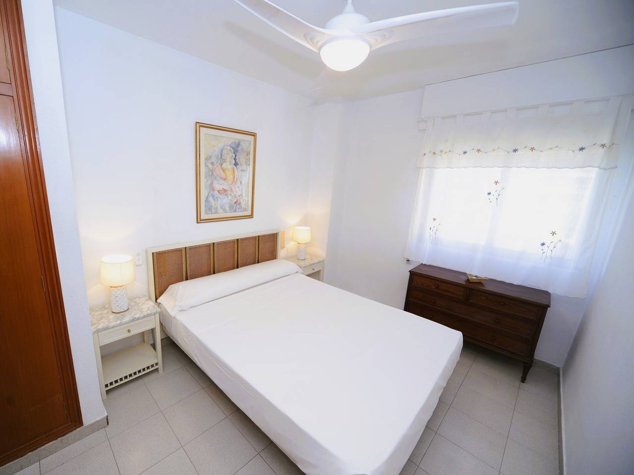 Entire apartment, Apartment in Benicàssim with shared pool and terrace, for 6 people in Benicassim, Costa del Azahar