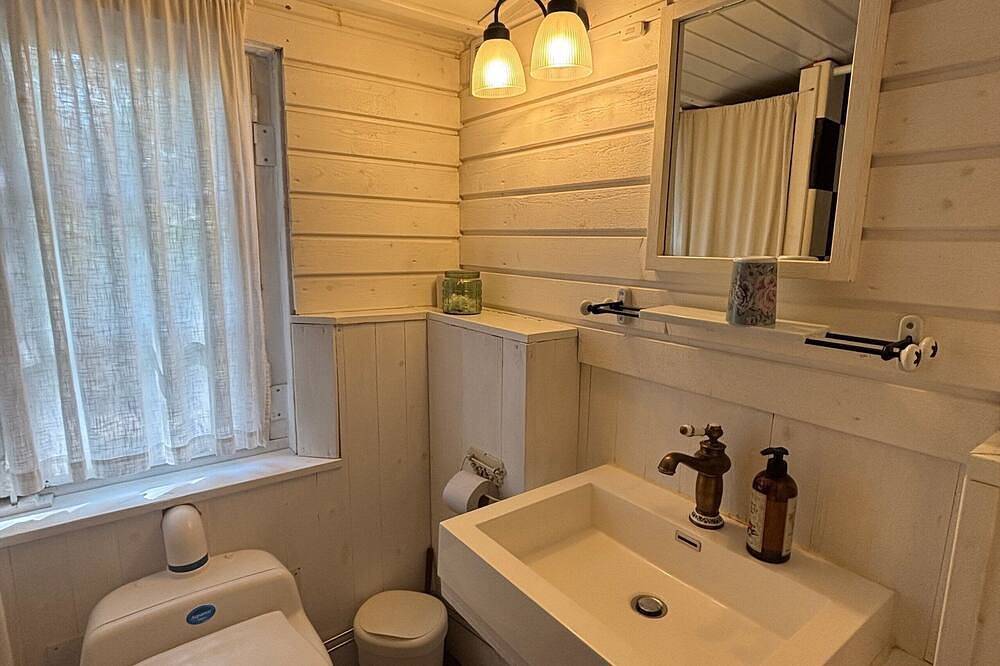 Hus Sinnermåla – Waldhütte am See in Småland für Naturfreunde & Angler in Högsby (Stadt), Högsby