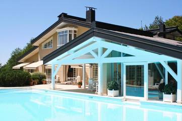 Gîte pour 11 personnes, avec piscine et jacuzzi ainsi que jardin et sauna à Saint-Paul-en-Chablais