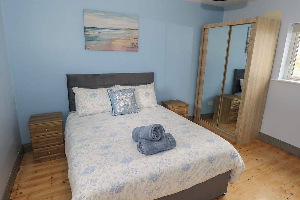 No.5 Beach Cottages, pet friendly in Keel, County Mayo in Acaill
