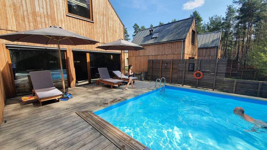 Apartament wakacyjny dla 6 osób, z ogród i basen oraz sauna i widok, zwierzęta dozwolone w Województwo łódzkie