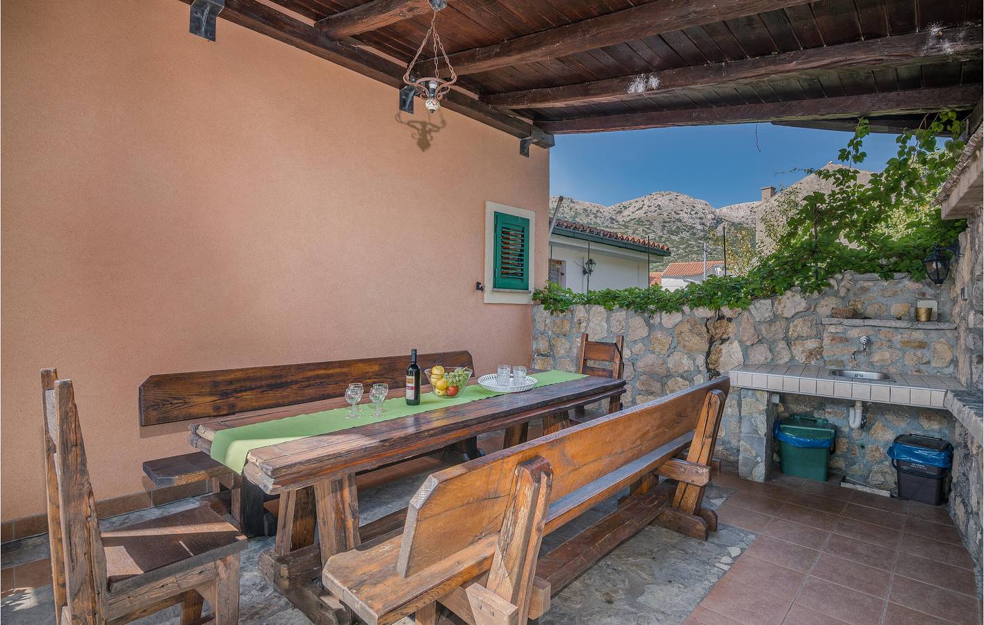 Charmante 2-Zimmer-Wohnung mit Pool, WLAN und Parkplatz in Baska, Krk