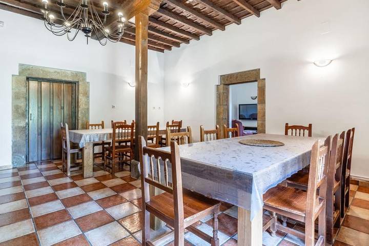 Casa rural para 20 personas, con Balcón y Terraza además de Jardín y Vistas en Liébana - 4