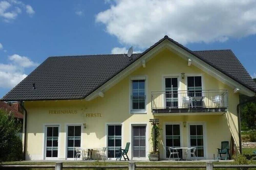 Ganze Wohnung, Gemütliches Feriendomizil (65 qm) mit Balkon in sonniger Tallage in Riedenburg, Altmühltal