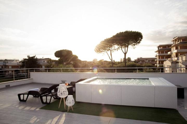 Location de vacances pour 5 personnes, avec jacuzzi ainsi que jardin et piscine, adapté aux familles à Terracina - 4
