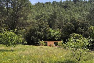 Gîte pour 2 personnes, avec jardin ainsi que piscine et terrasse à Cuges-les-Pins