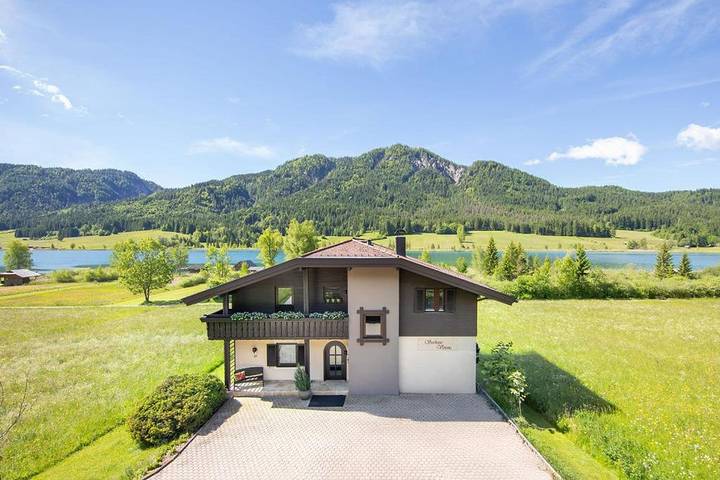 Ferienwohnung für 2 Personen, mit Seeblick und Ausblick sowie Garten, mit Haustier - 1
