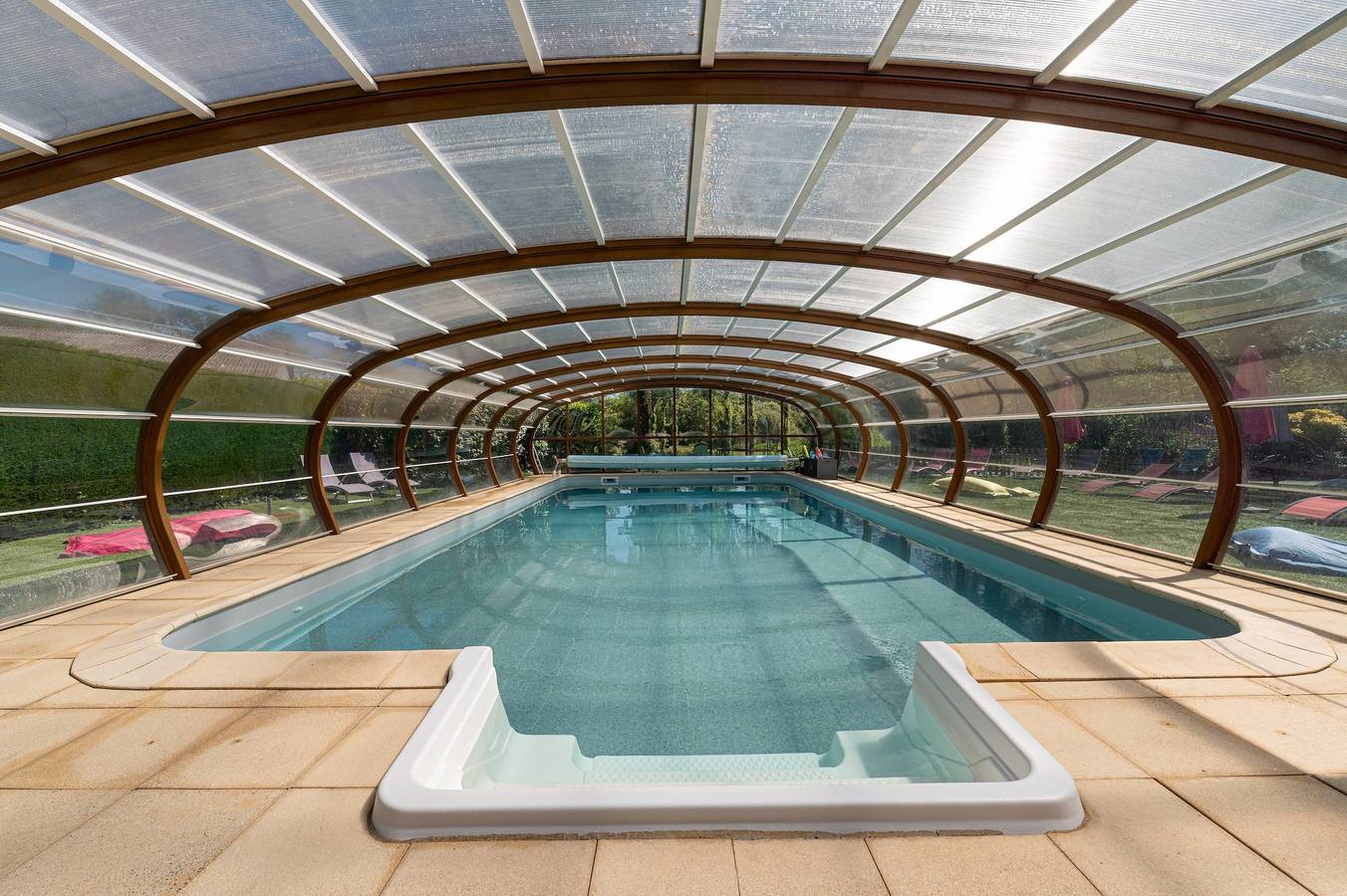 Casita de campo 'Domaine De Lestroué - La Métairie' con piscina compartida, terraza privada y Wi-Fi in La Vraie-Croix, Región de Vannes