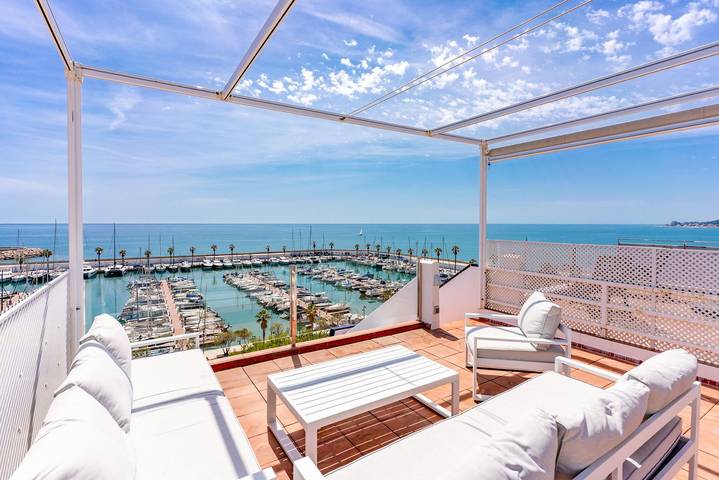 Apartment for 7 people, with Terrace and Pool in Sitges