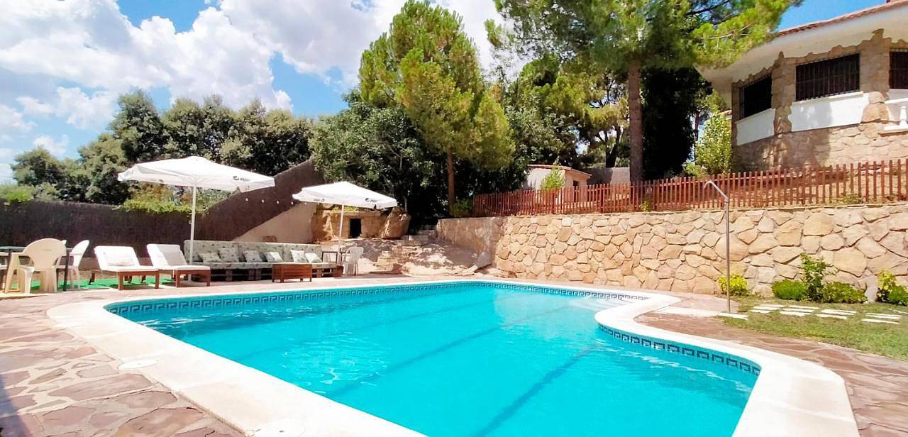 Five-Bedroom House in Pelayos de la Presa, Provincia de Madrid