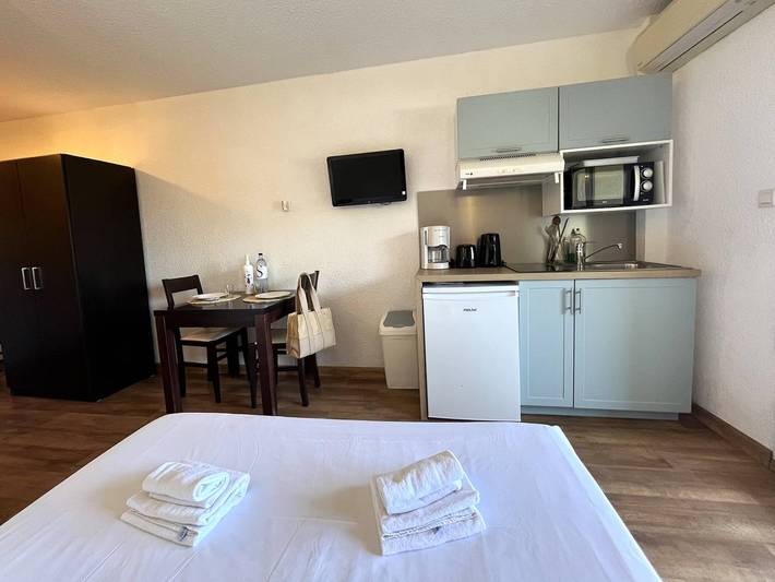 Ganze Wohnung, Renoviertes Studio mit Pool, Klimaanlage in St. Florent in Saint-Florent, Calvi und Umgebung