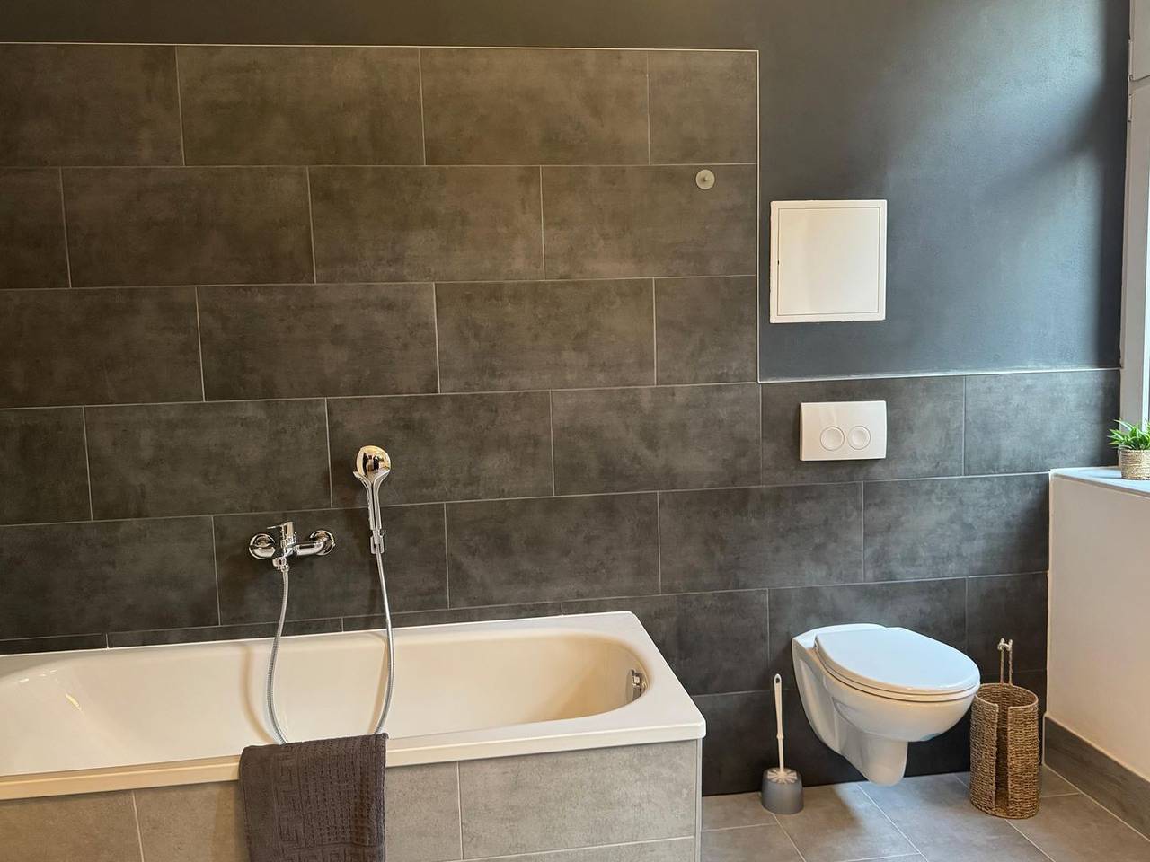 Ganze Wohnung, Gemütliches Appartement "Hans" in Köthen mit 4 Schlafzimmern in Köthen, Anhalt - Bitterfeld