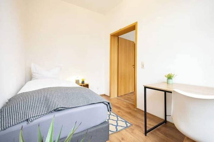 Entire apartment, Ko-Living Space Opera | Suite 7 | Kitchen | Dart in Halle, Saale-Unstrut
