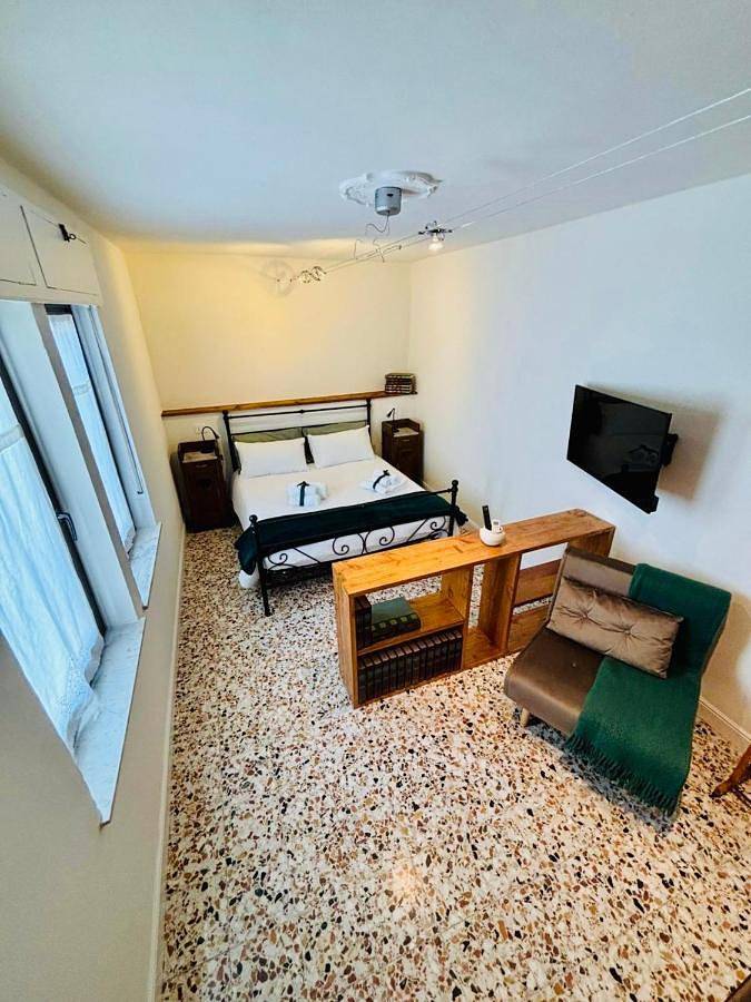 Gîte pour 2 personnes, avec terrasse à Suse - 2