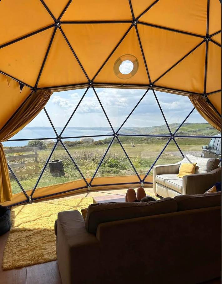 Glamping for 4 people, with Ocean view and Terrace as well as Garden in Carmarthenshire