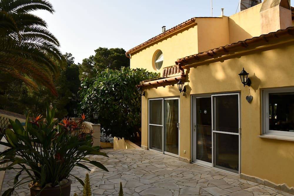 Villa mit Meerblick und Privatpool direkt am Naturschutzgebiet und Golfplatz in Costa dels Pins, Son Servera