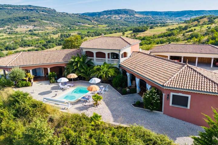 Villa pour 8 personnes, avec jardin et terrasse