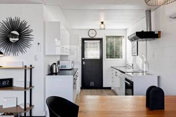 Villa for 4 Guests in Queenstown, Otago, Picture 4