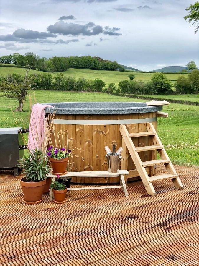 Location de vacances pour 5 personnes, avec jacuzzi et piscine ainsi que jardin et bassin pour enfant, adapté aux familles à Chiddes - 2