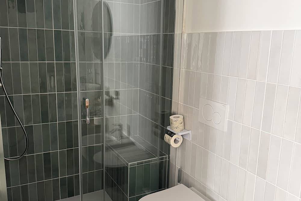 Residenceviagrande110 Rents Double Room With Balcony And Private Bathroom in Livorno, Etruskische Küste