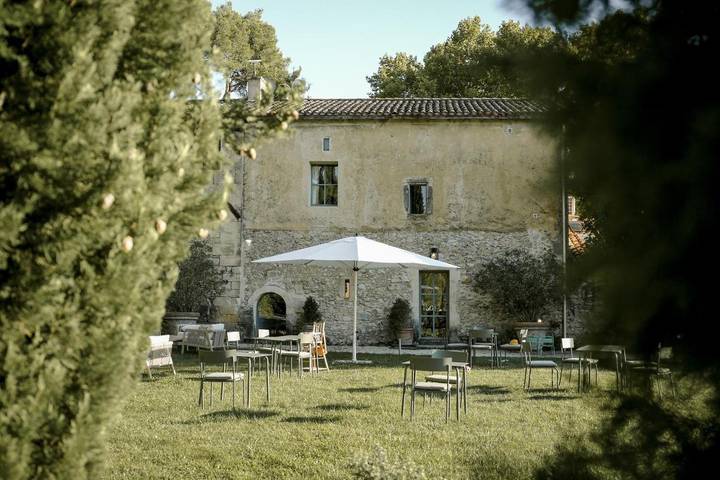Maison d’hôte pour 2 personnes, avec jardin et piscine ainsi que terrasse et vue, animaux acceptés à Tarascon - 2