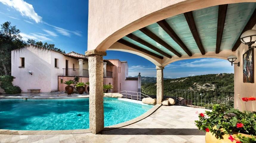 Hotel für 2 Personen, mit Balkon und Terrasse sowie Garten und Pool in San Pantaleo