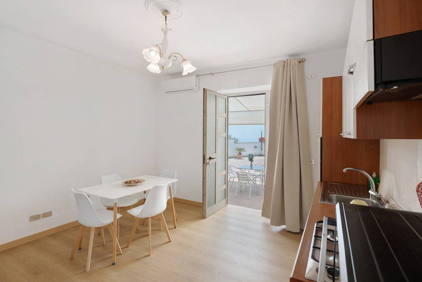 Hel lägenhet, Apartment 'Appartamento Crapolla' with Sea View, Wi-Fi and Air Conditioning in Neapel provins