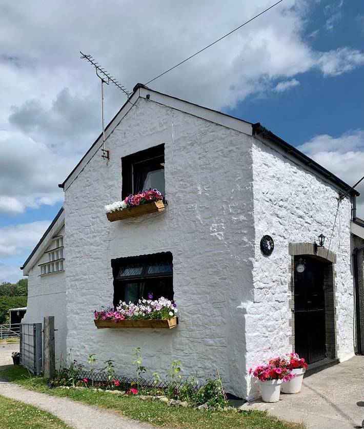 Holiday home for 3 people, with view and garden in Bridgend
