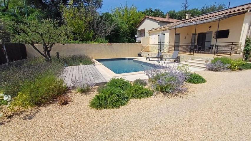 Ferienhaus für 4 Personen, mit Terrasse und Garten sowie Pool - 1