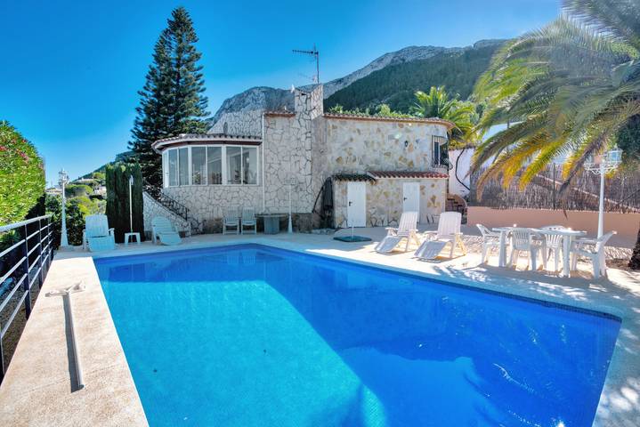 Villa 'Alta' mit privatem Pool, Wlan und Klimaanlage in Montgo, Dénia