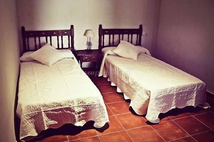 Gîte pour 4 personnes, avec terrasse et jardin à El Barraco - 4