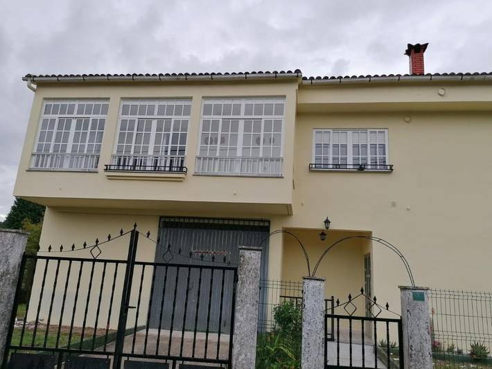 Casa rural para 5 personas, con Balcón y Terraza además de Jardín y Vistas en Padrón