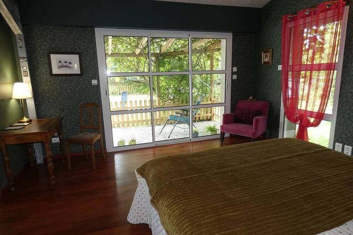 Gîte pour 4 personnes, avec piscine ainsi que jardin et terrasse à Chavagnes-en-Paillers - 4