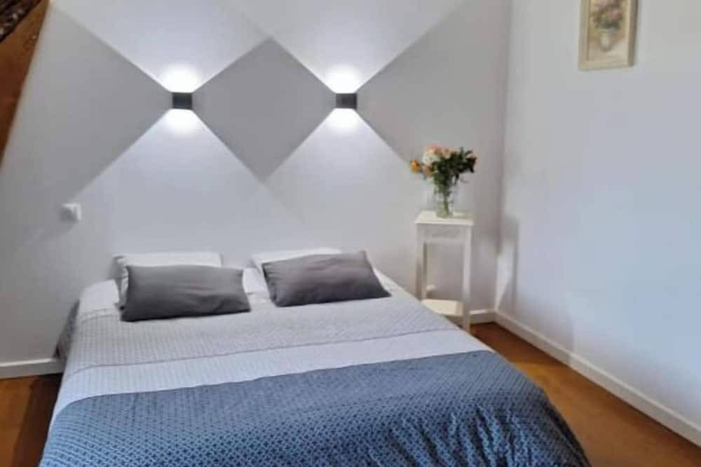 Lovely Traditional Manor new 2025 Pool (Group Up to 26x) in Mesnil-en-Ouche, Región de Bernay