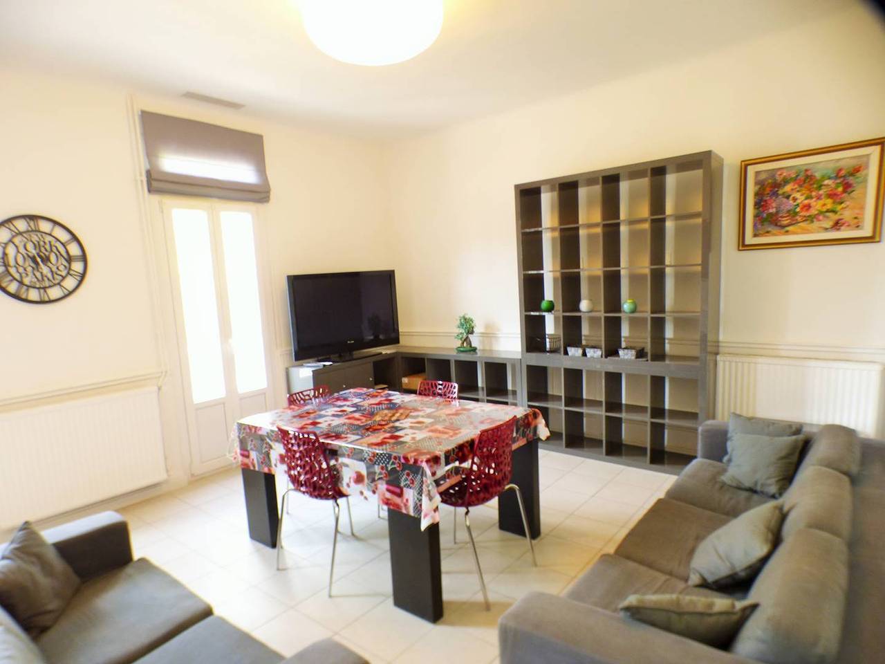 Apartamento vacacional entero, Vista al mar, 3 habitaciones, internet, aire acondicionado y estacionamiento privado in Saint-Mandrier-sur-Mer, Region de Toulon