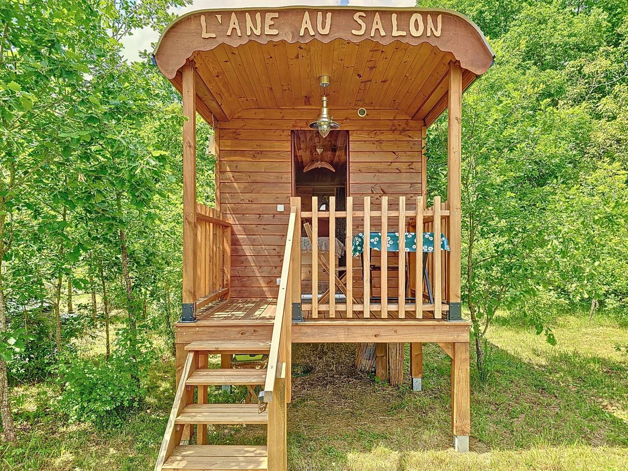 Roulotte l'âne au salon en armagnac, en pleine nature in Lauraët, Gers
