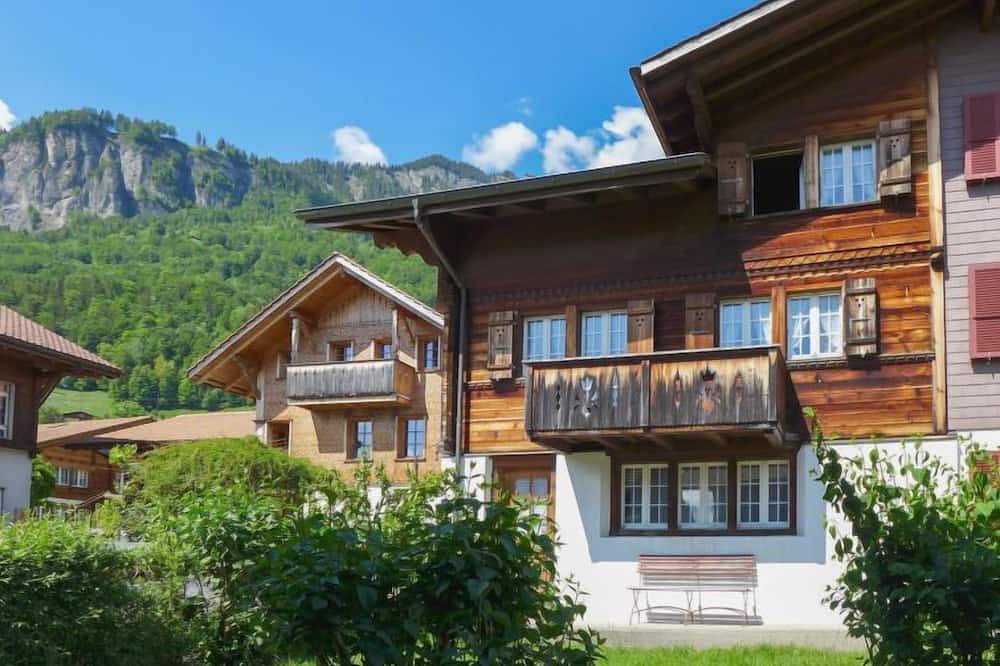 Chalet Esther in Brienz, Berner Oberland