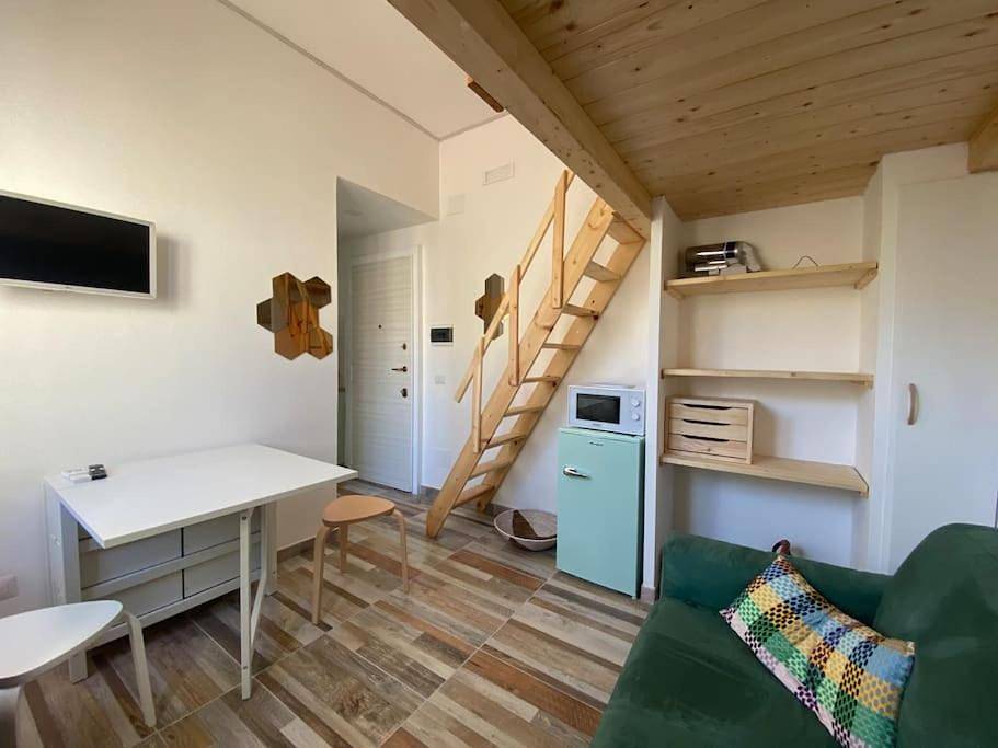 Appartamento intero, One-Bedroom Apartment in Spiaggia di Torvajanica, Pomezia