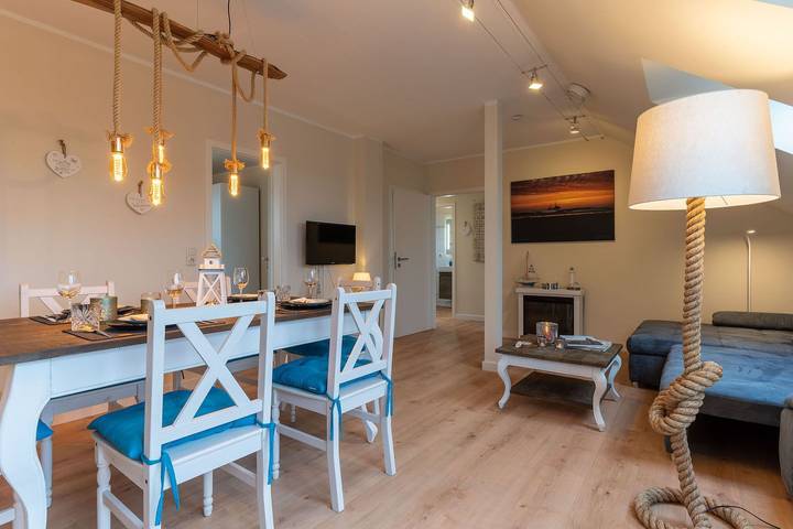 Ganze Wohnung, Seeblick 15 - Apartmenthaus Deichbude am Strand - 1a Lage zum Hauptstrand in St. Peter-Ording, Eiderstedt