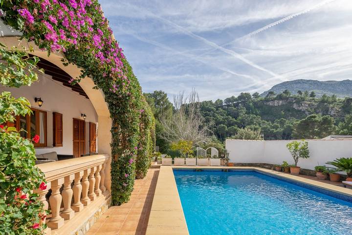 Villa Can Odile By Sunvillas Mallorca in Cala Sant Vicenc, Pollença