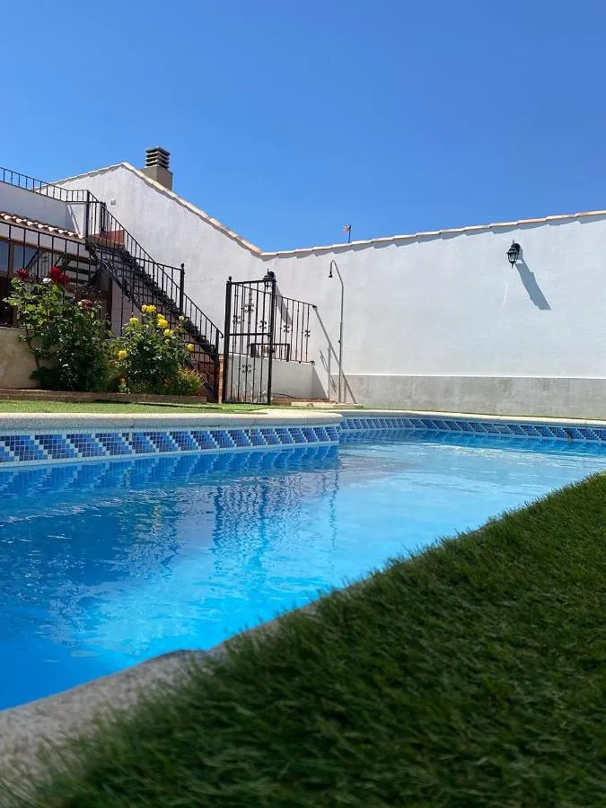 Casa rural para 16 personas, con piscina además de vistas y jardín, Familias con niños - 1