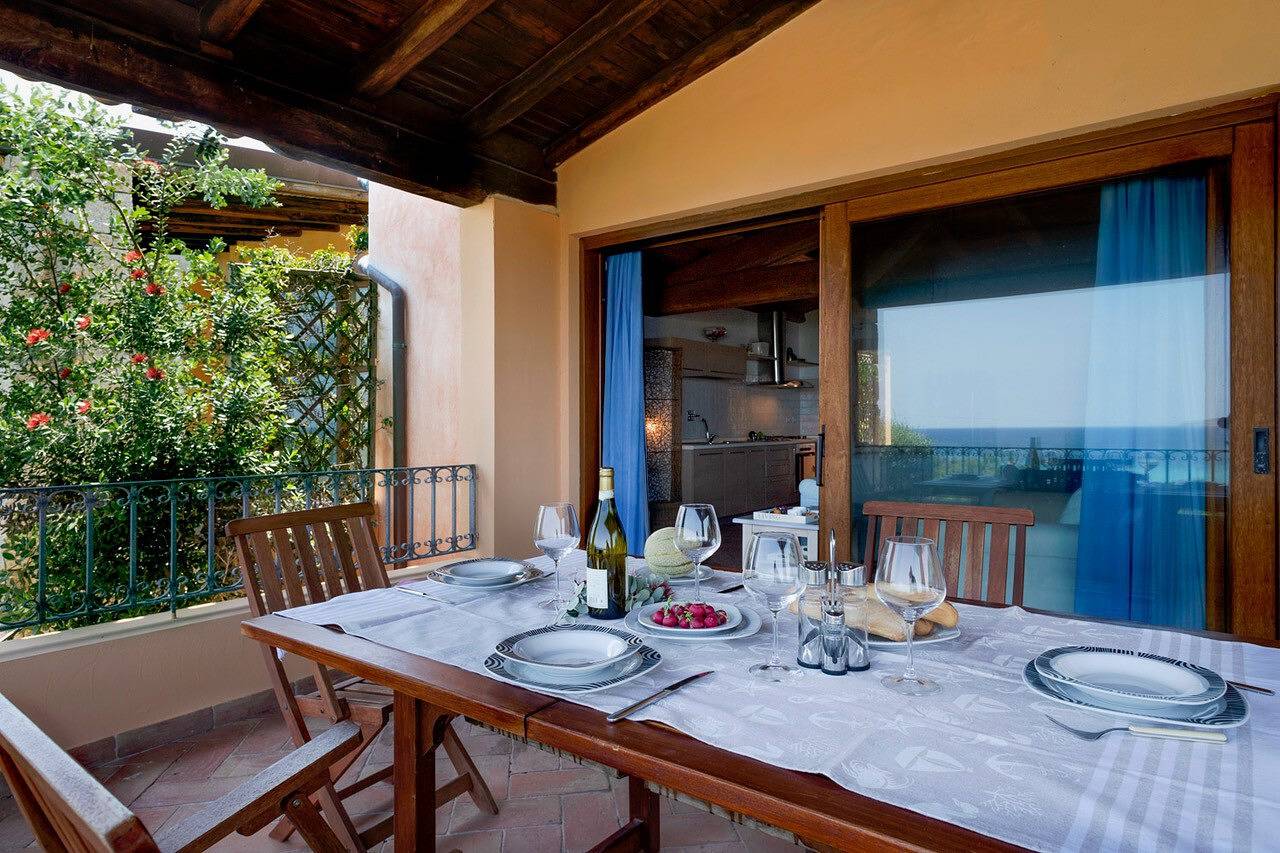 Villa "Ida Isuledda" mit Pool, Garten und Wlan in Lu Miriacheddu, San Teodoro