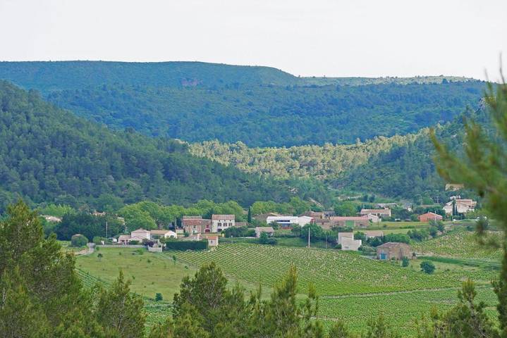 Gîte pour 4 personnes, avec vue et jardin à Coustouge - 2