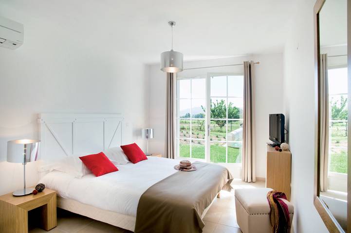 Location de vacances pour 8 personnes, avec Jardin et Piscine à Saint-Saturnin-lès-Apt - 4