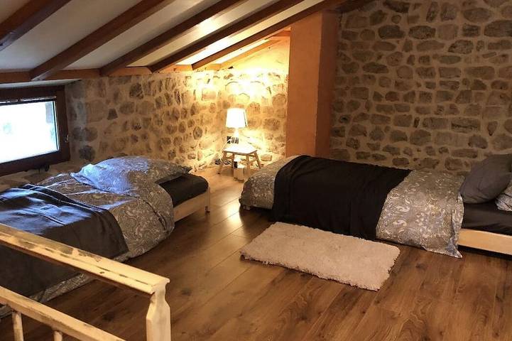 Location de vacances pour 8 personnes, avec jardin, animaux acceptés à Gilhoc-sur-Ormèze - 2