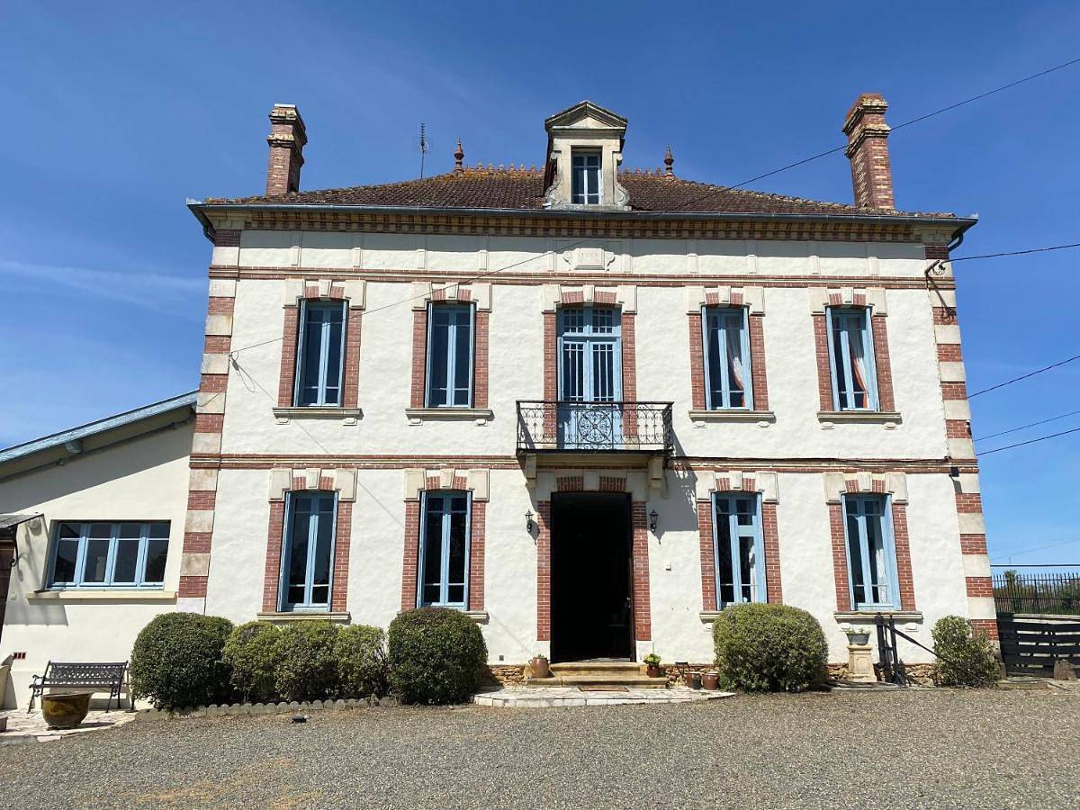 Seven-Bedroom House in Caupenne-d'Armagnac, Gers