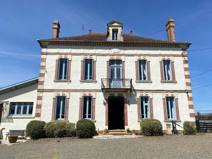 Location de vacances pour 14 personnes, avec Terrasse et Piscine dans Caupenne-d'Armagnac